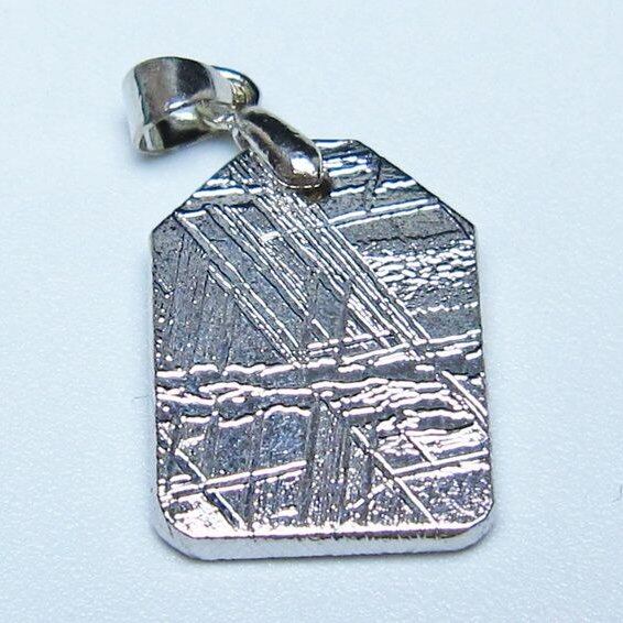 ギベオン ペンダント 隕石 メテオライト 一点物 メール便可 112-13409