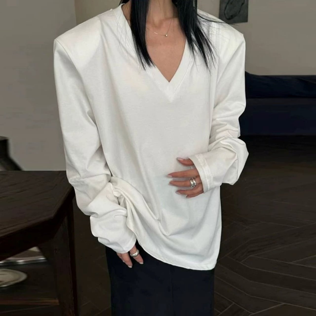 Padded Shoulder V-Neck T-shirt 01517