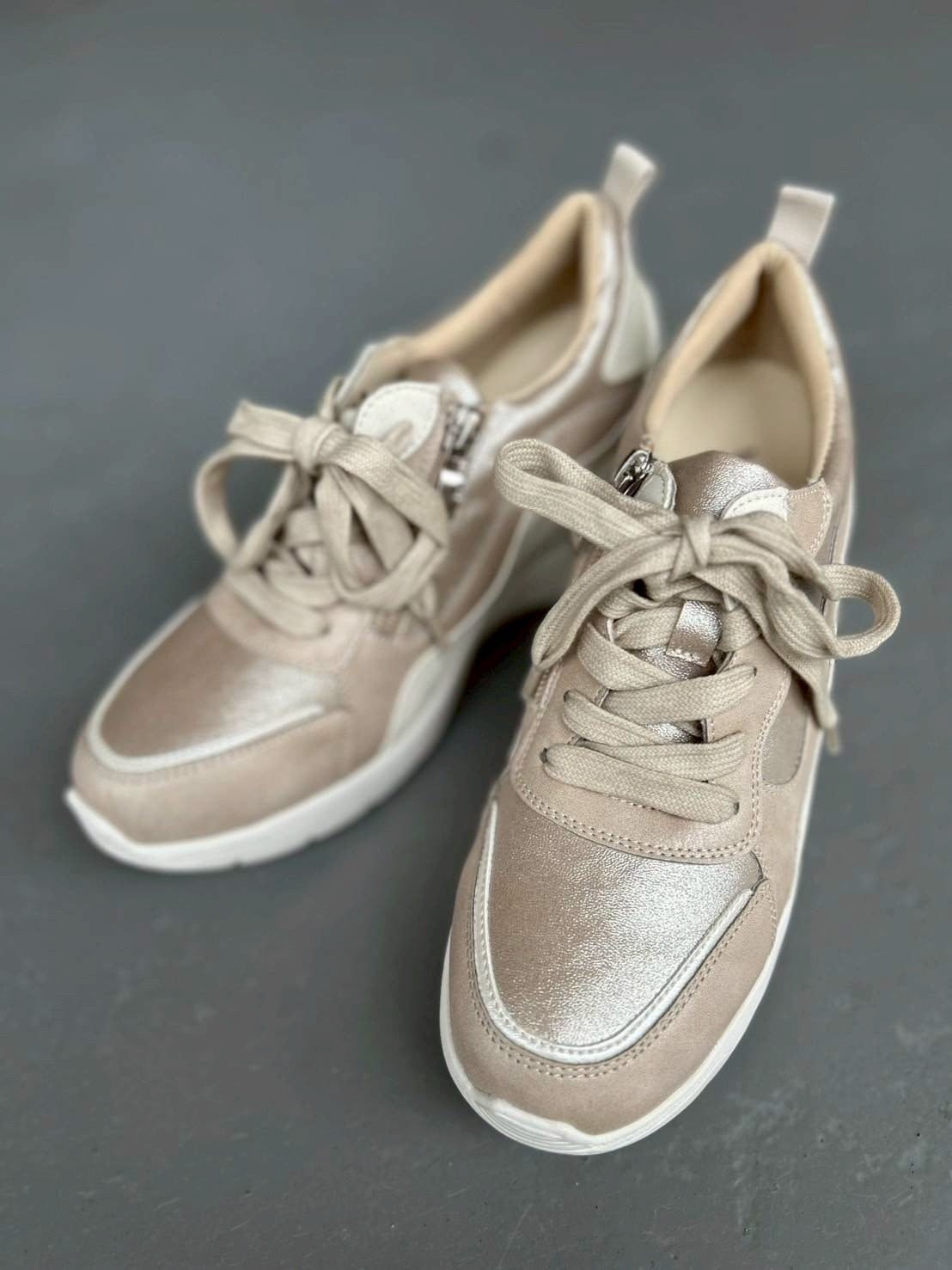 スポーツシューズ レディース 2023 夏の新作 ストリート