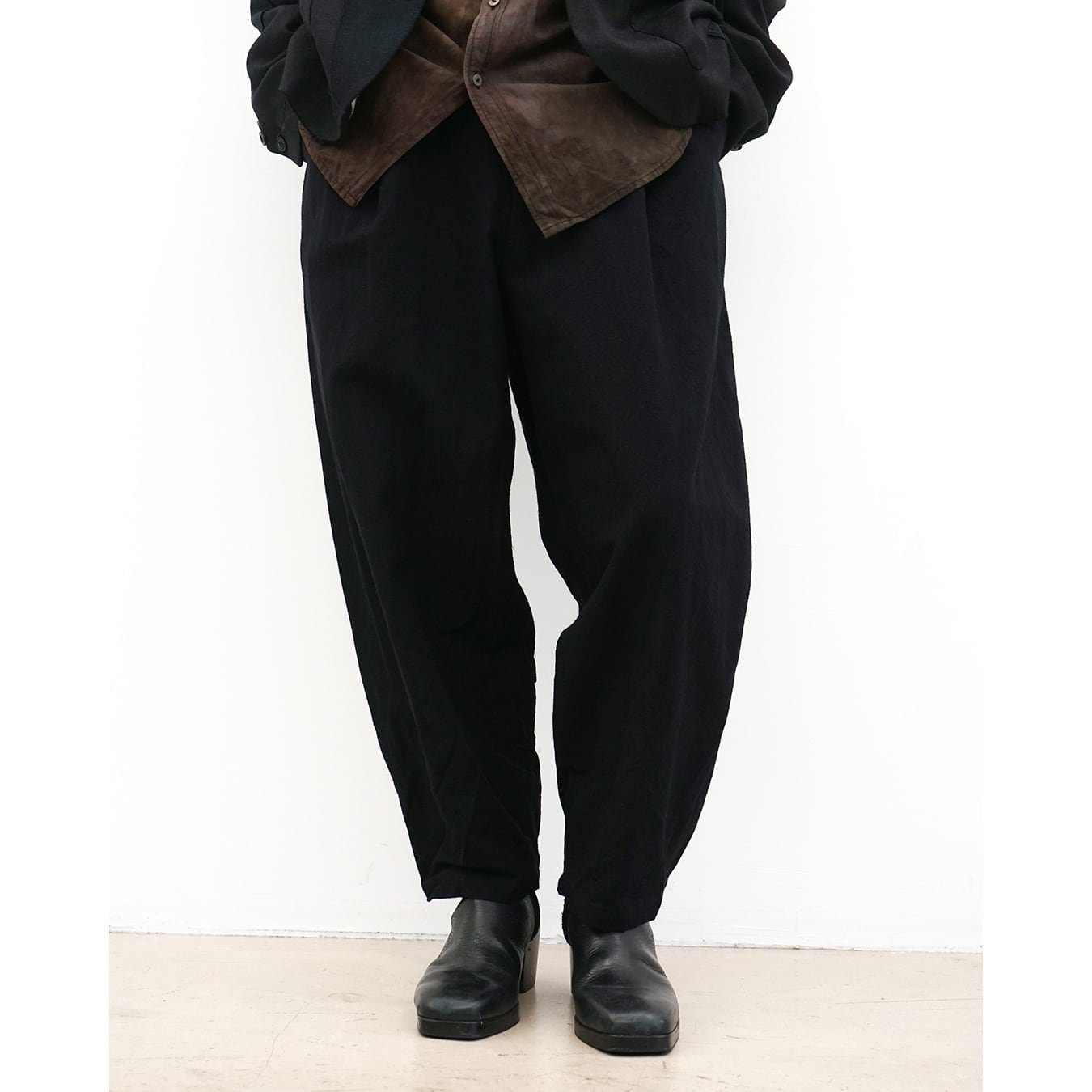 KLASICA] (クラシカ) 25F-TRS-B15 Back Seem Tapered Trousers