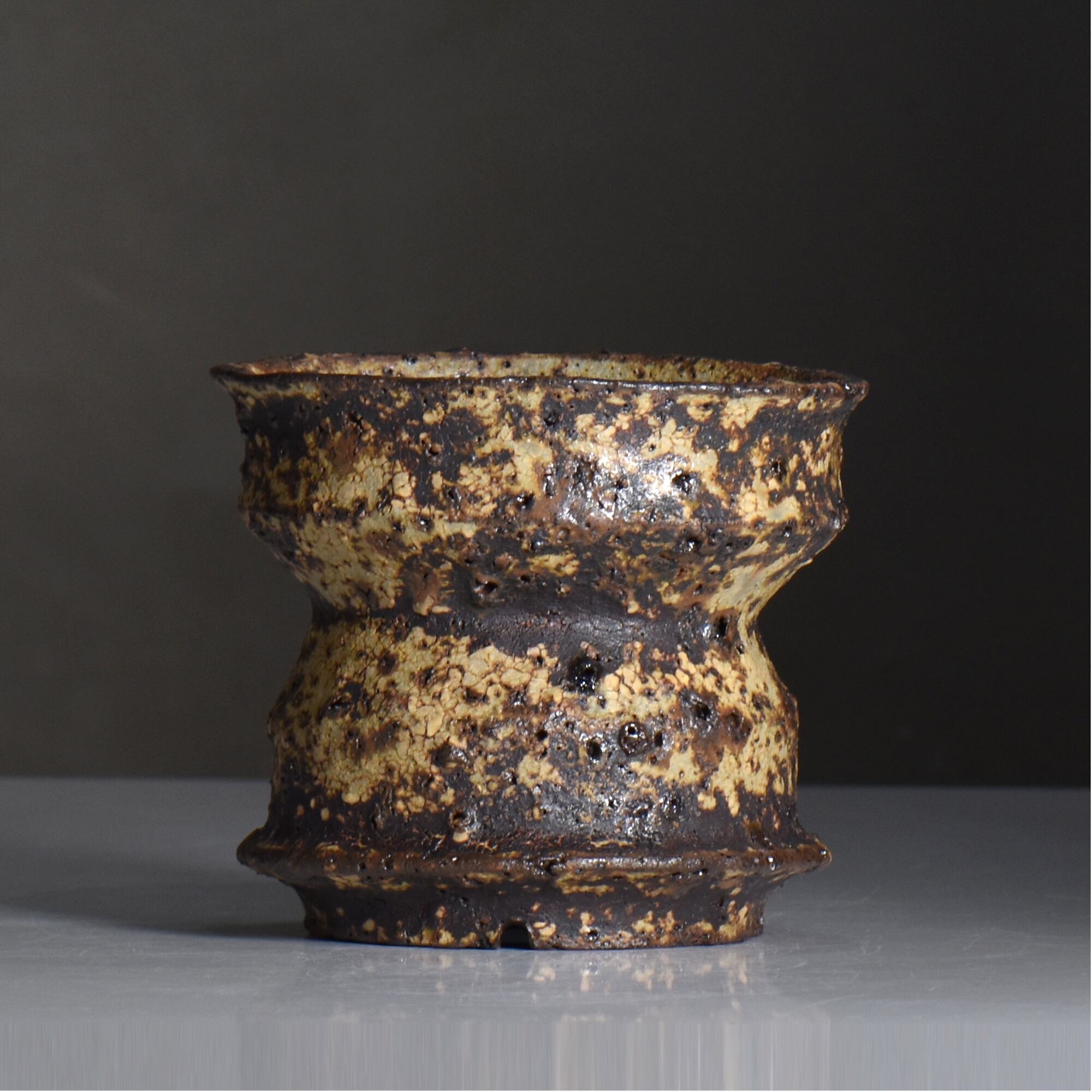 山下太 / 阿蘇石黄裂マダラ灰釉 / yf_12_m / 約 φ13.7cm / 植木鉢