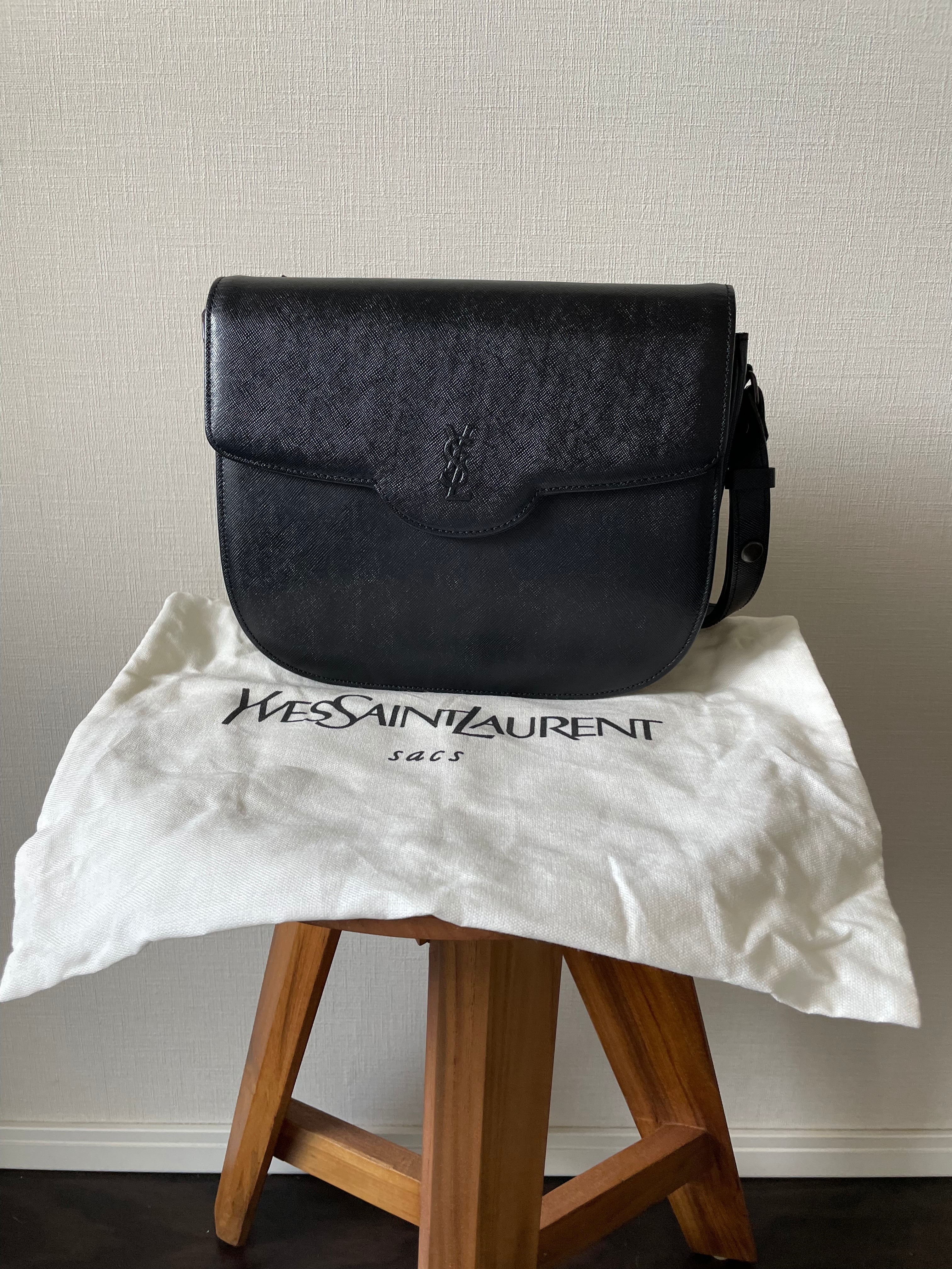 Yves Saint Laurent カサンドラロゴ 2WAY レザーショルダーバッグ YSL