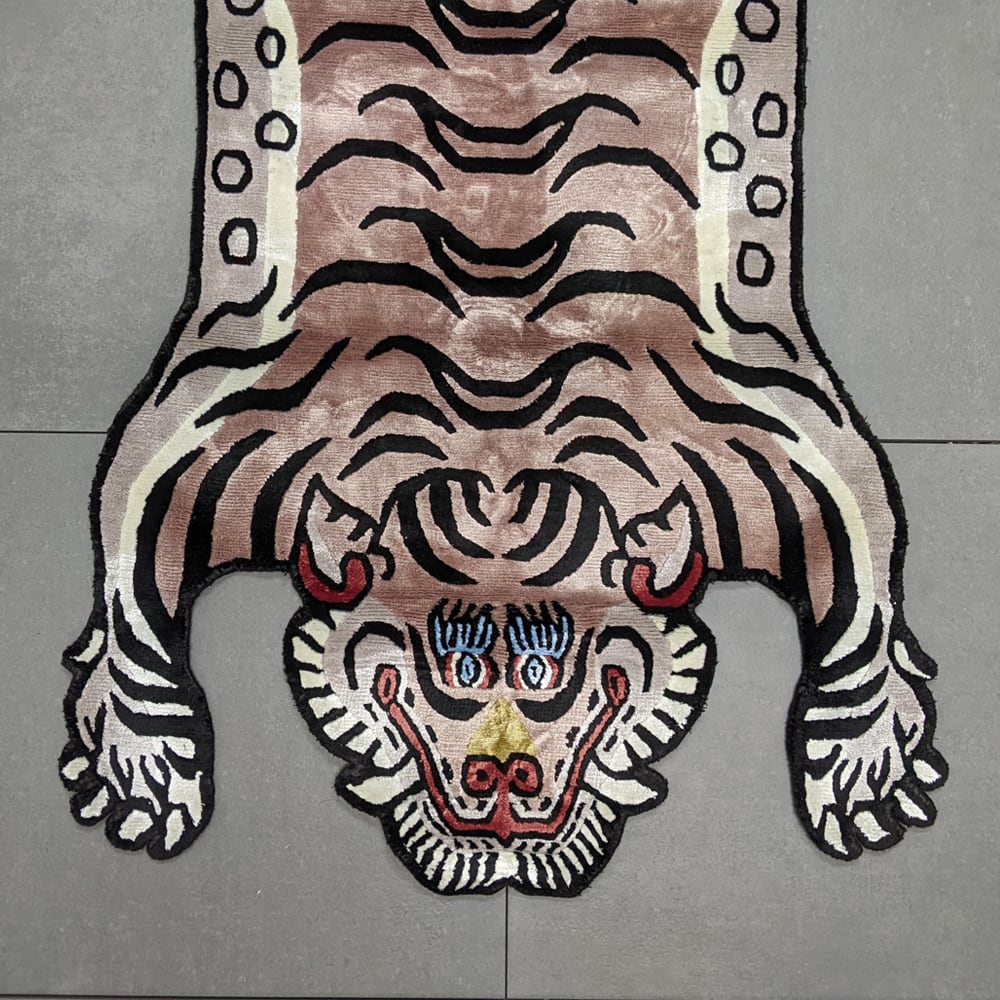 【最終値下げ】チベタンタイガーラグ　Mサイズ　シルク Tibetan Tiger Rug (Mサイズ シルク NIGOモデル 004) チベタンタイガー