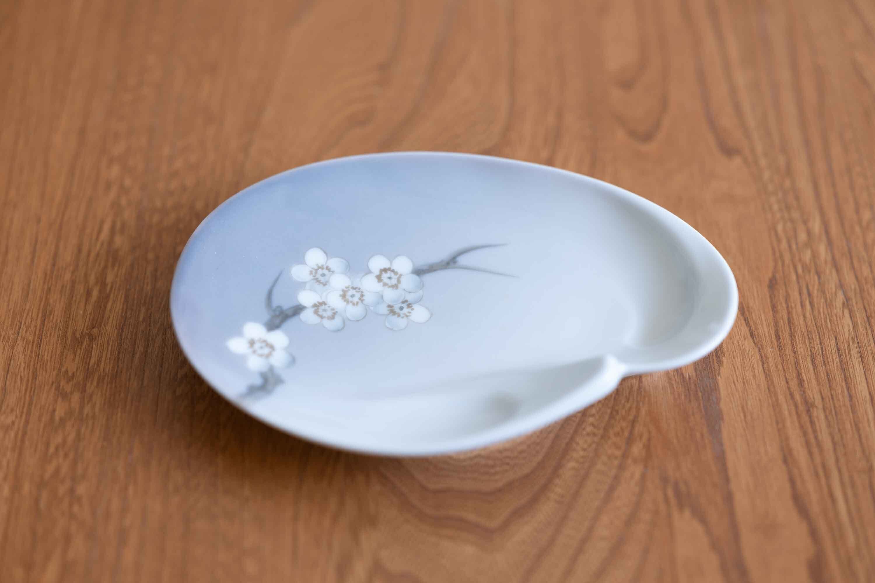 ロイヤルコペンハーゲン 和モダンのような柄 梅 飾り皿 小皿