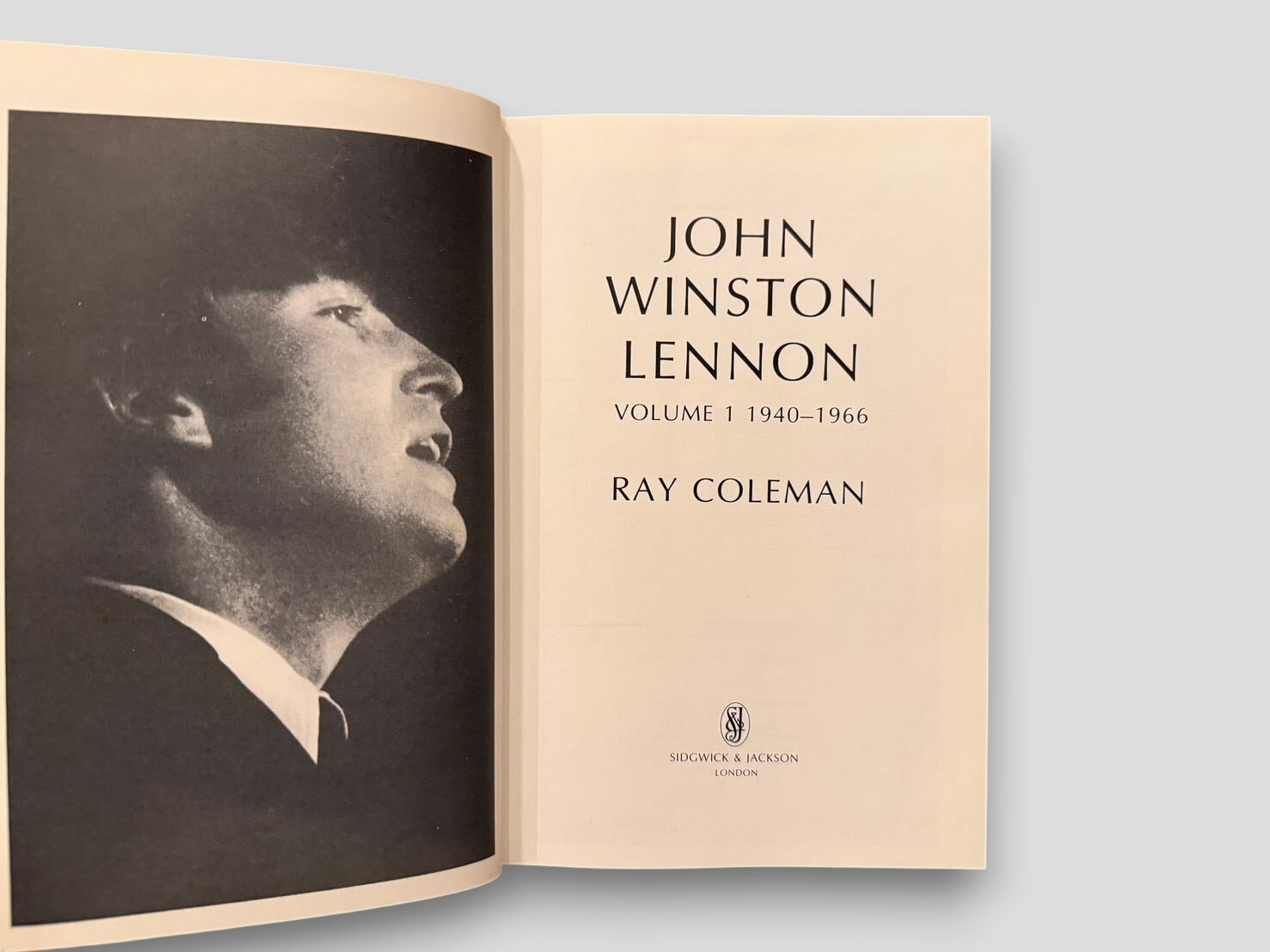SJ992】John Winston Lennon: Volume 1 1940–1966 / John Ono Lennon
