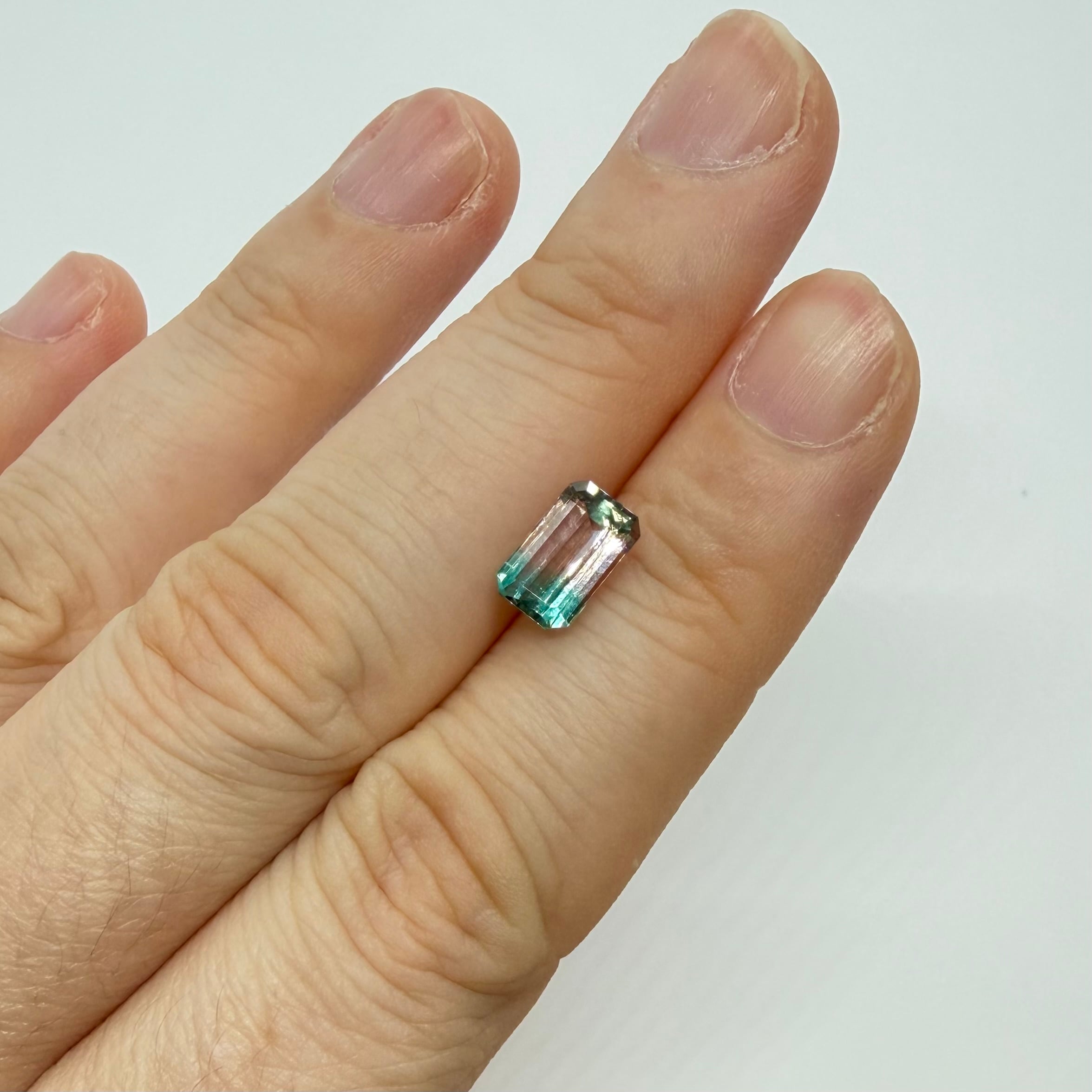 エメラルドカラーがアクセントなバイカラートルマリン