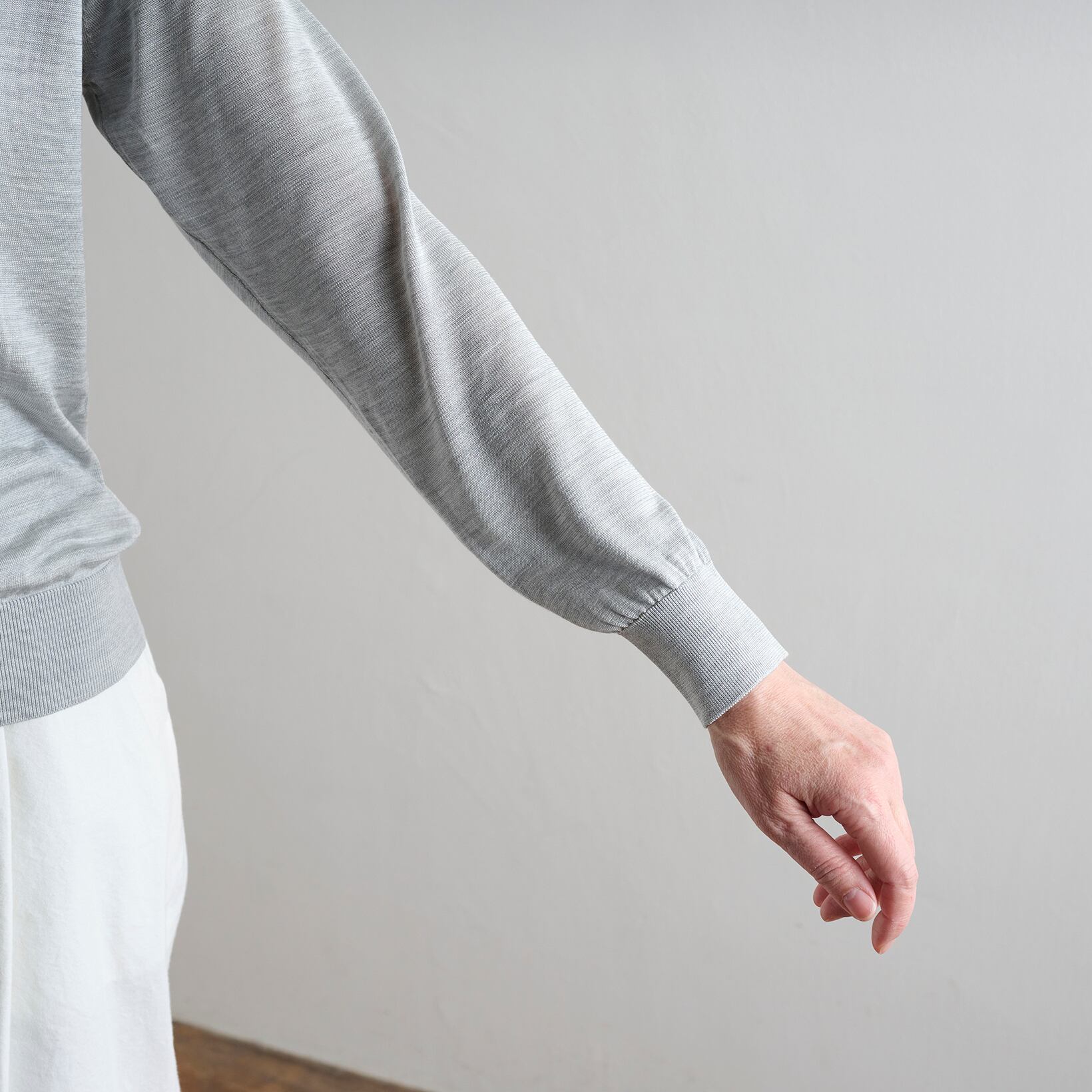 SLOANE スローン 18G天竺シルク ワイドフィット Vネックカーディガン