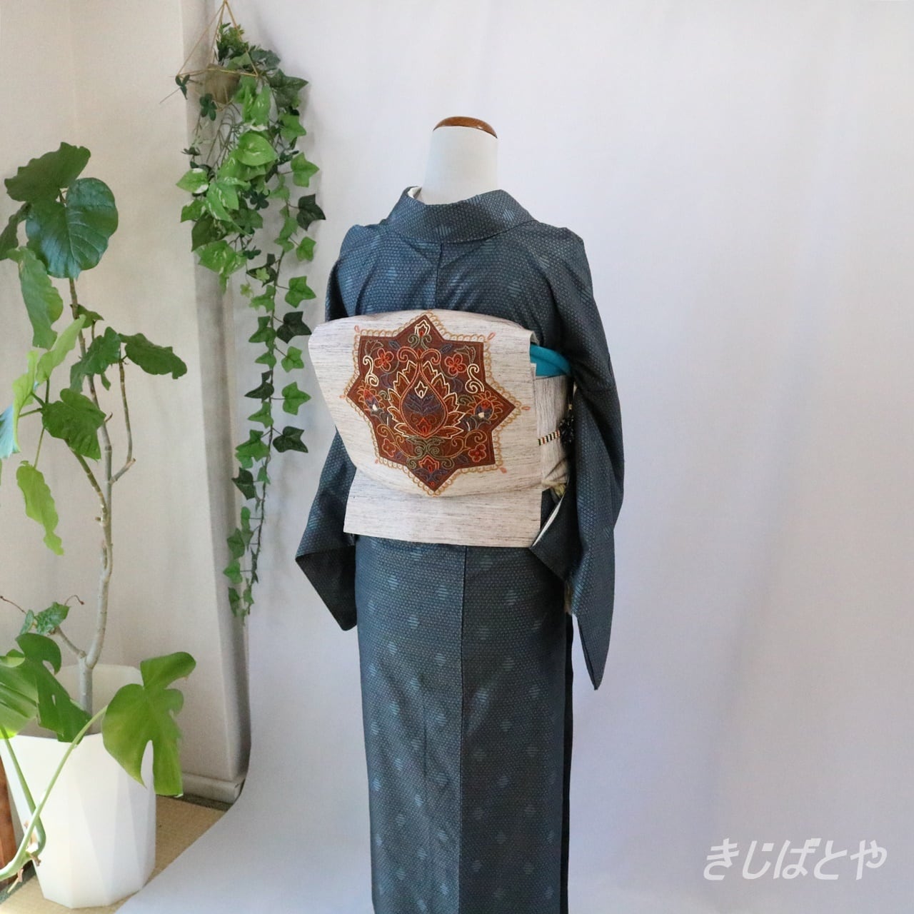 正絹紬 灘色の織りの小紋 袷 | きじばとや 正絹紬 灘色の織りの小紋 袷 | きじばとや