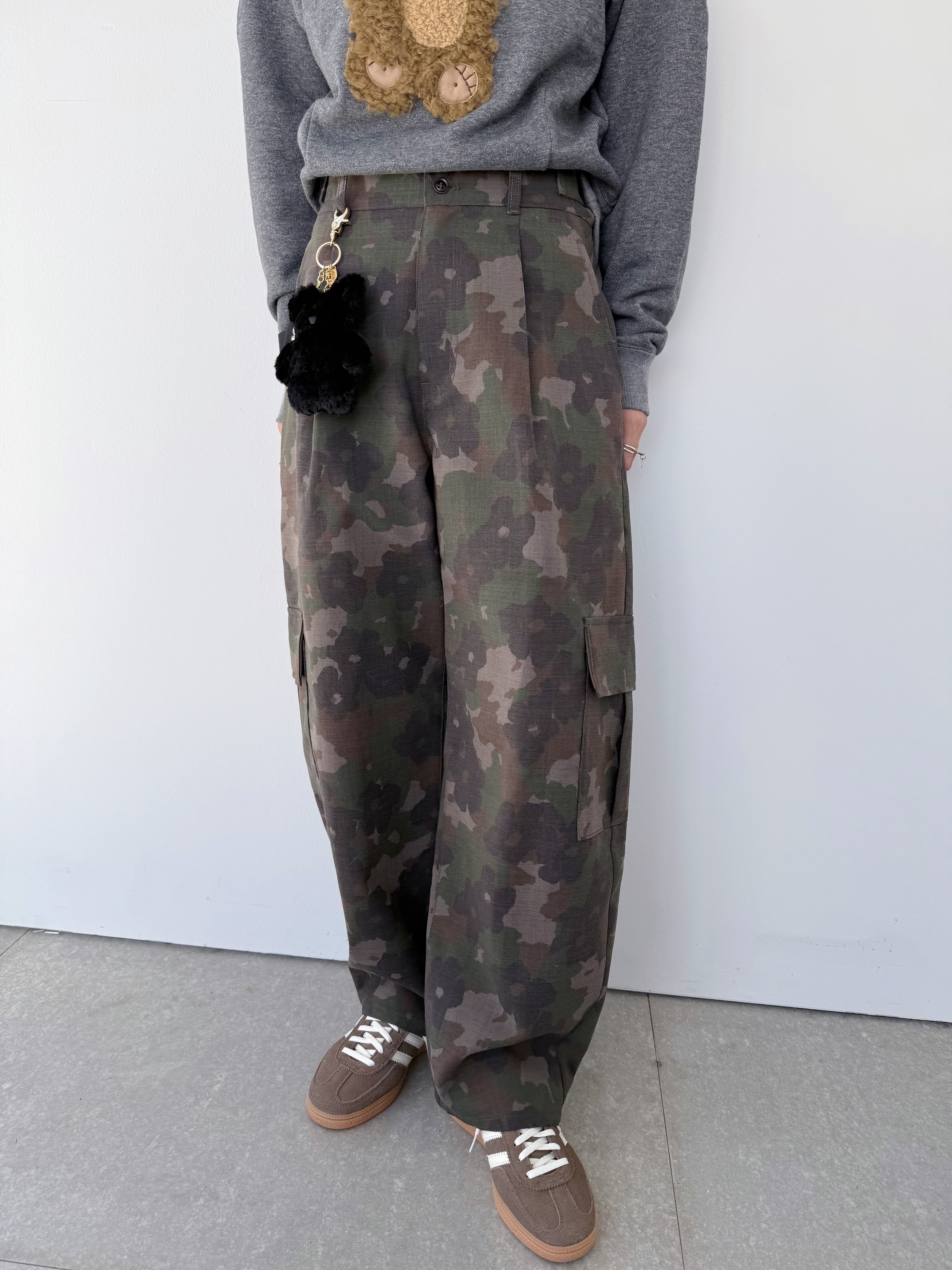 MUVEIL フラワーカモフラージュカーゴパンツ | KOKO