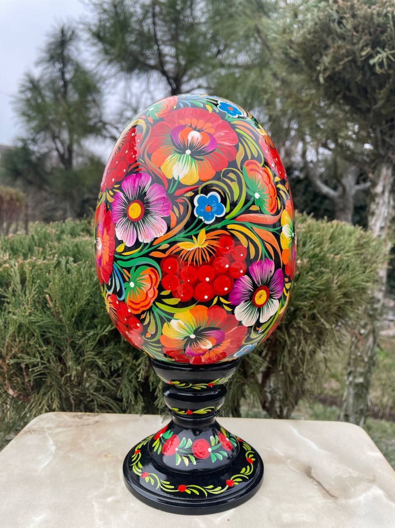 プィサンカ・土台付き（イースター・エッグ） 28cm（Bulhak作） Wooden egg with wooden stand - 3