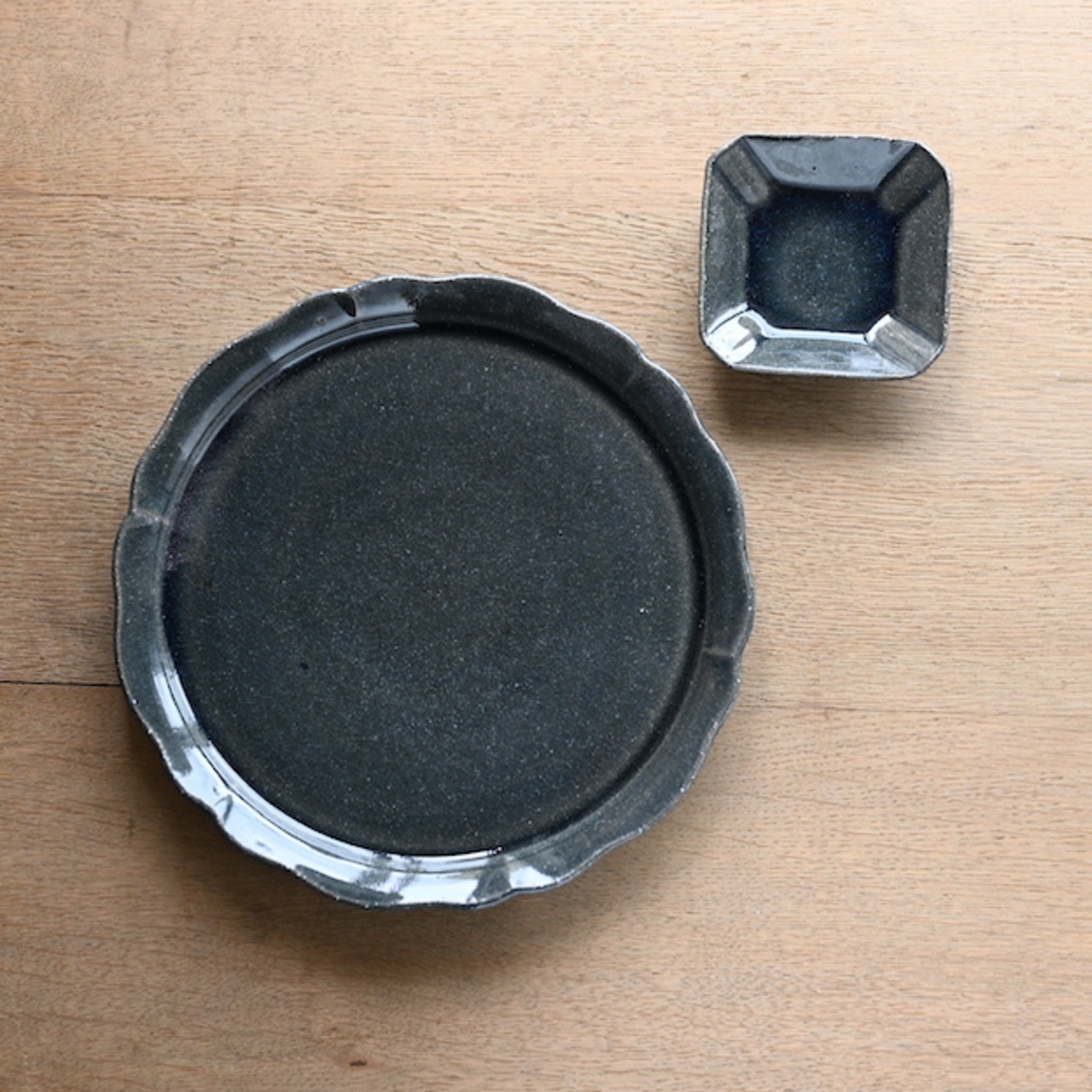 【1点のみ】たくまポタリー 7寸プレート 輪花 ブルー: 2104700000389