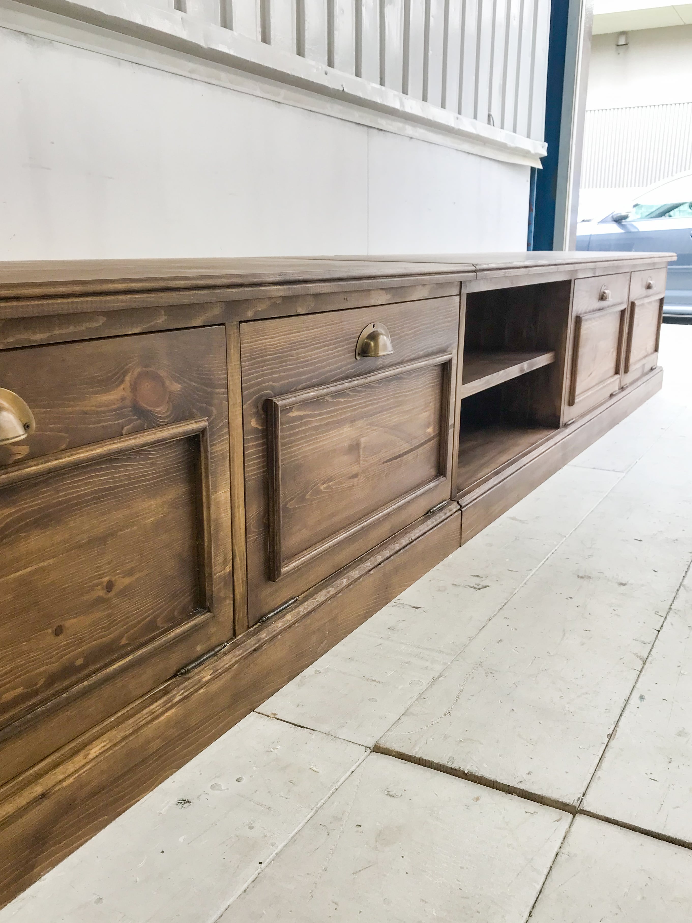 フランスアンティーク調テレビボード (パイン家具・オーダーメイド)W3000大型ローボード