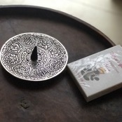 ホワイトメタルのお香立て