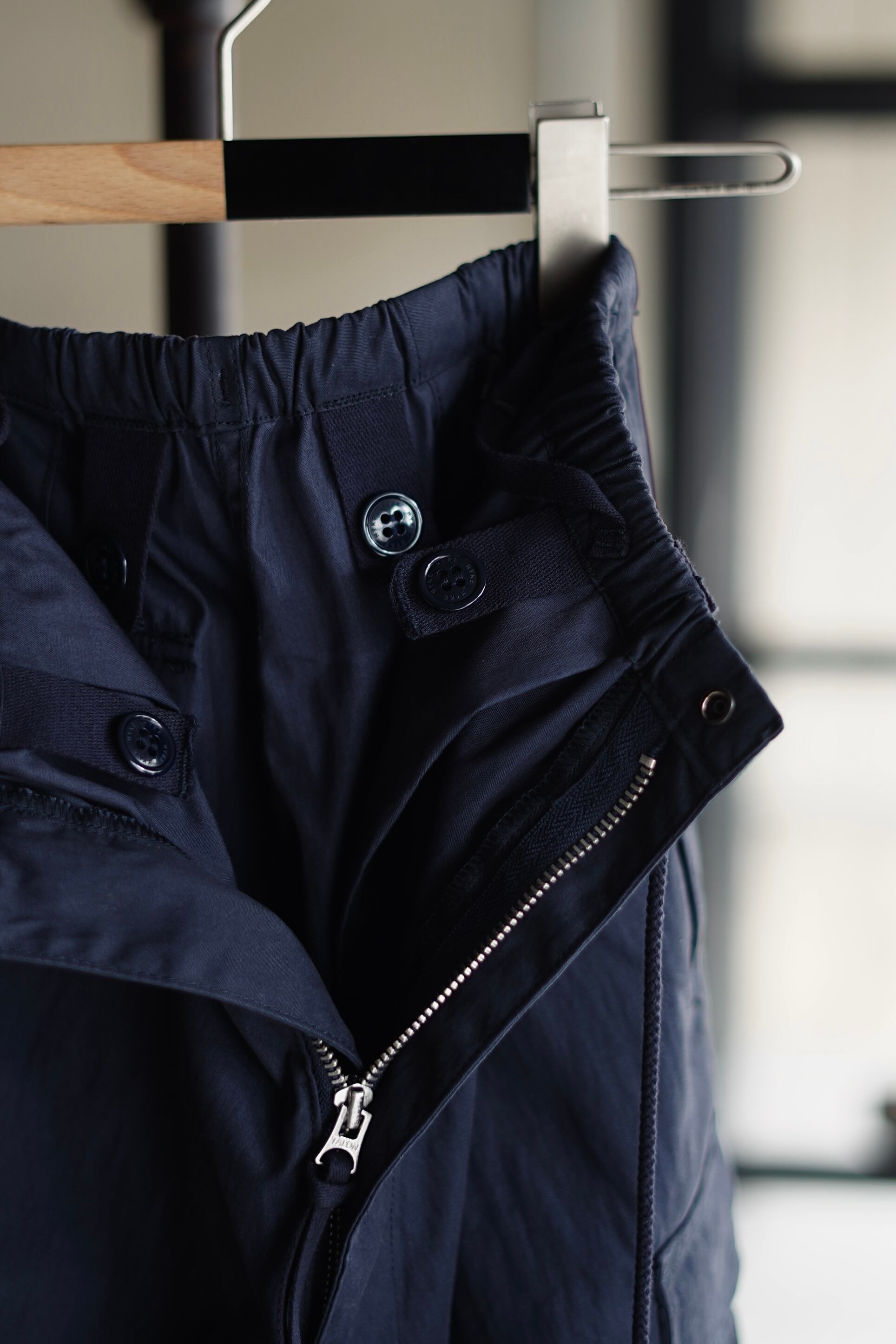 HYKE / TYPE M-51 SHELL PANTS (NAVY) | JUQUI Online