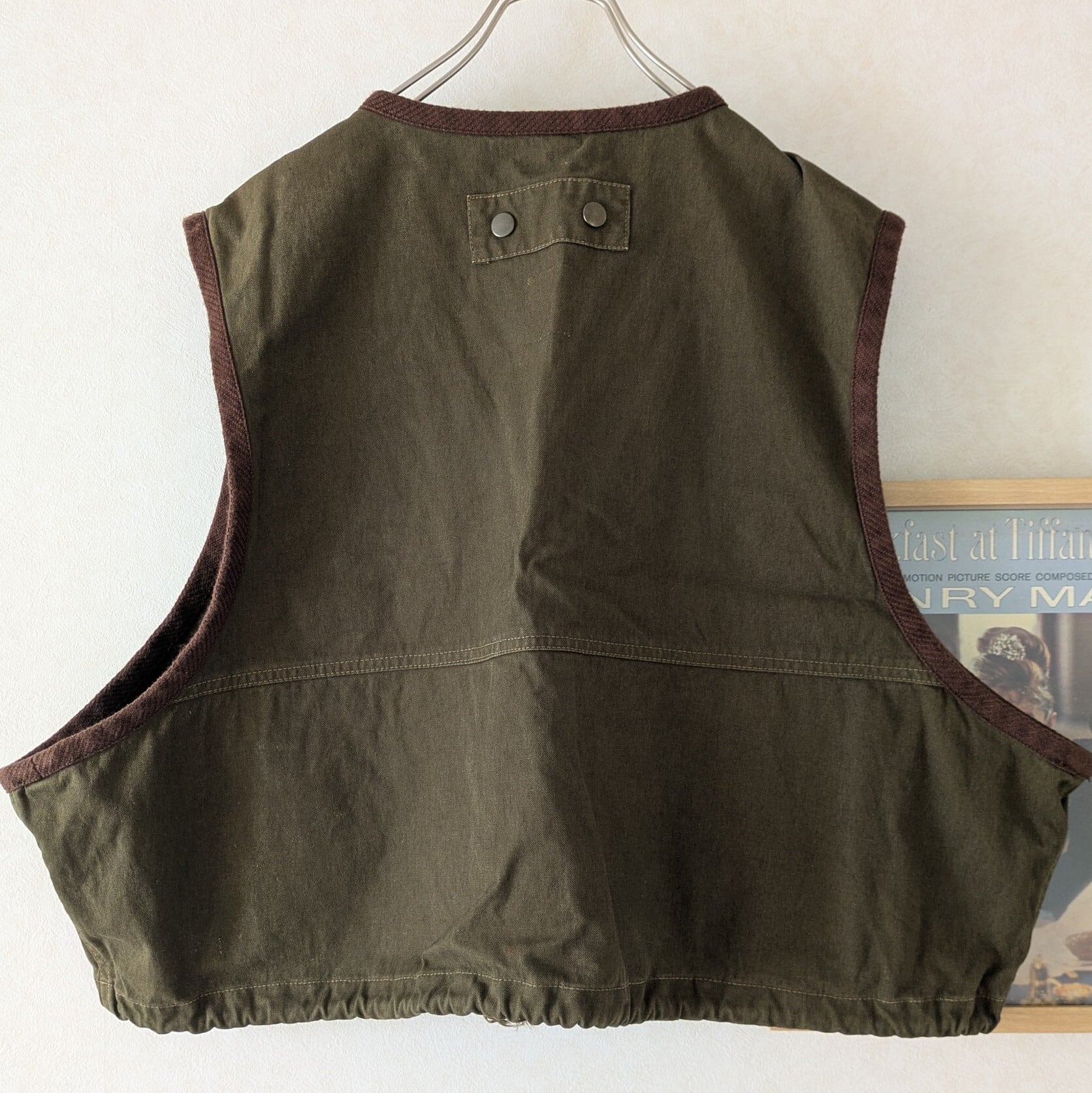 ミリタリーベスト】ビンテージ カーキ×ブラウントリム サイズM〜L程度