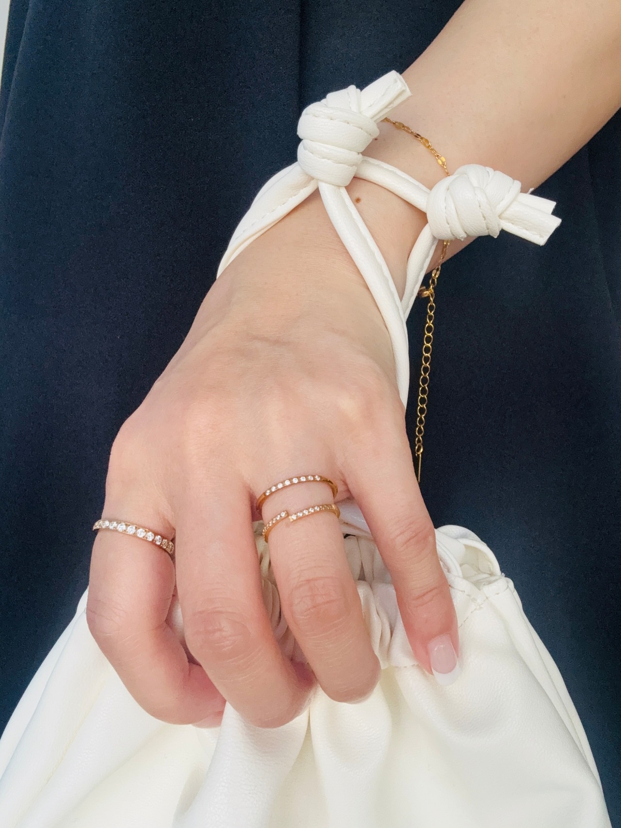 Zirconia Ring (8 Stones)