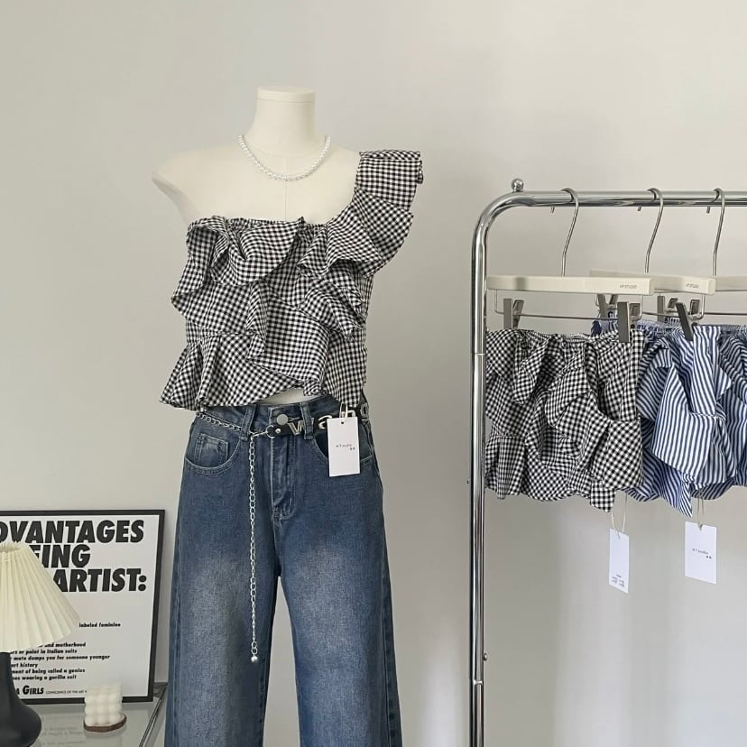 ワンショルダーフリルトップス | select shop -pixie-