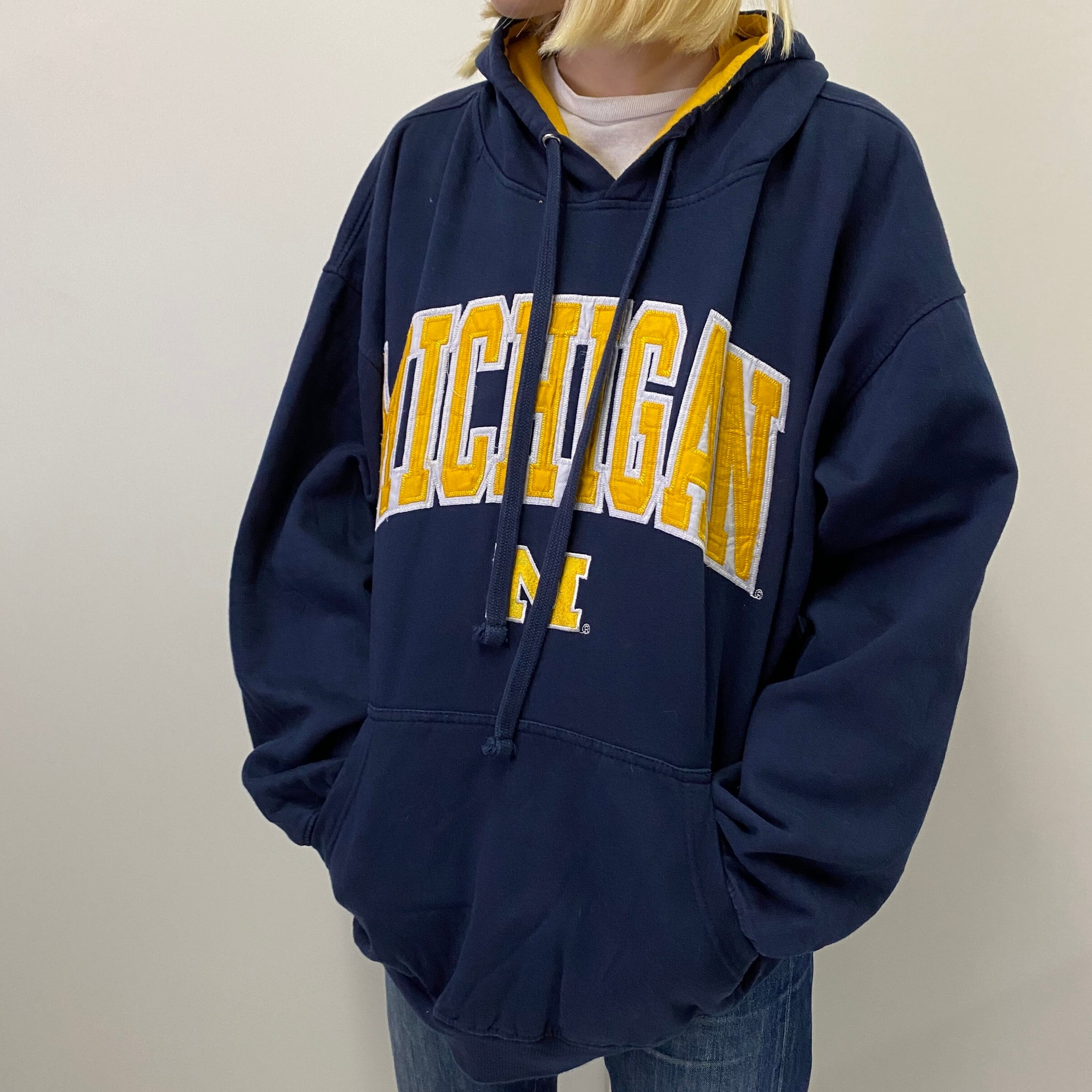 MICHIGAN カレッジ ワッペン プルオーバーパーカー メンズXL相当 古着