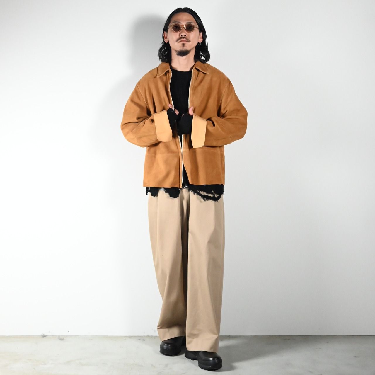 barbell object / leather jkt