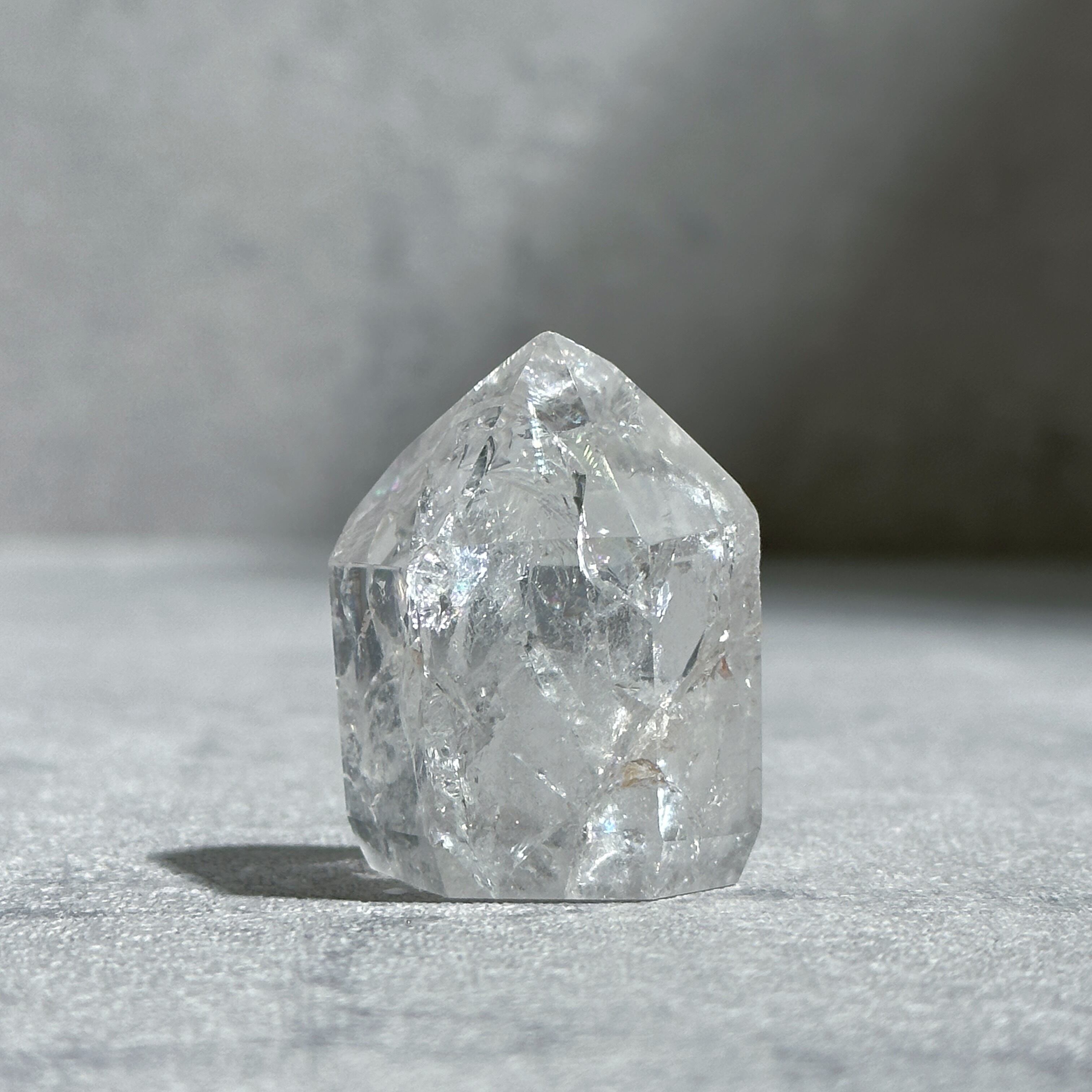 ミナスジェライス産クラッククォーツ タワー型61(アイリスクォーツ) ◇ Crack Quartz (Iris quartz) ◇ 天然石・鉱物・パワーストーン