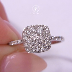 Pt950天然ダイヤモンド★ころんとかわいいクッションスクエアパヴェリング