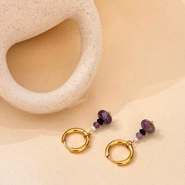 ハンドメイド 紫のきらめきピアス