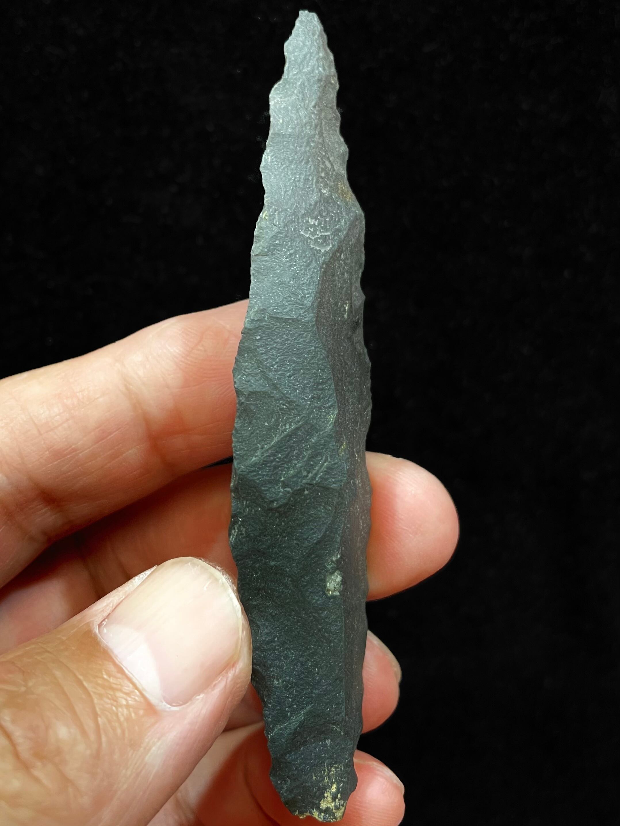 6) サヌカイト(石器加工) | レムリアの太陽