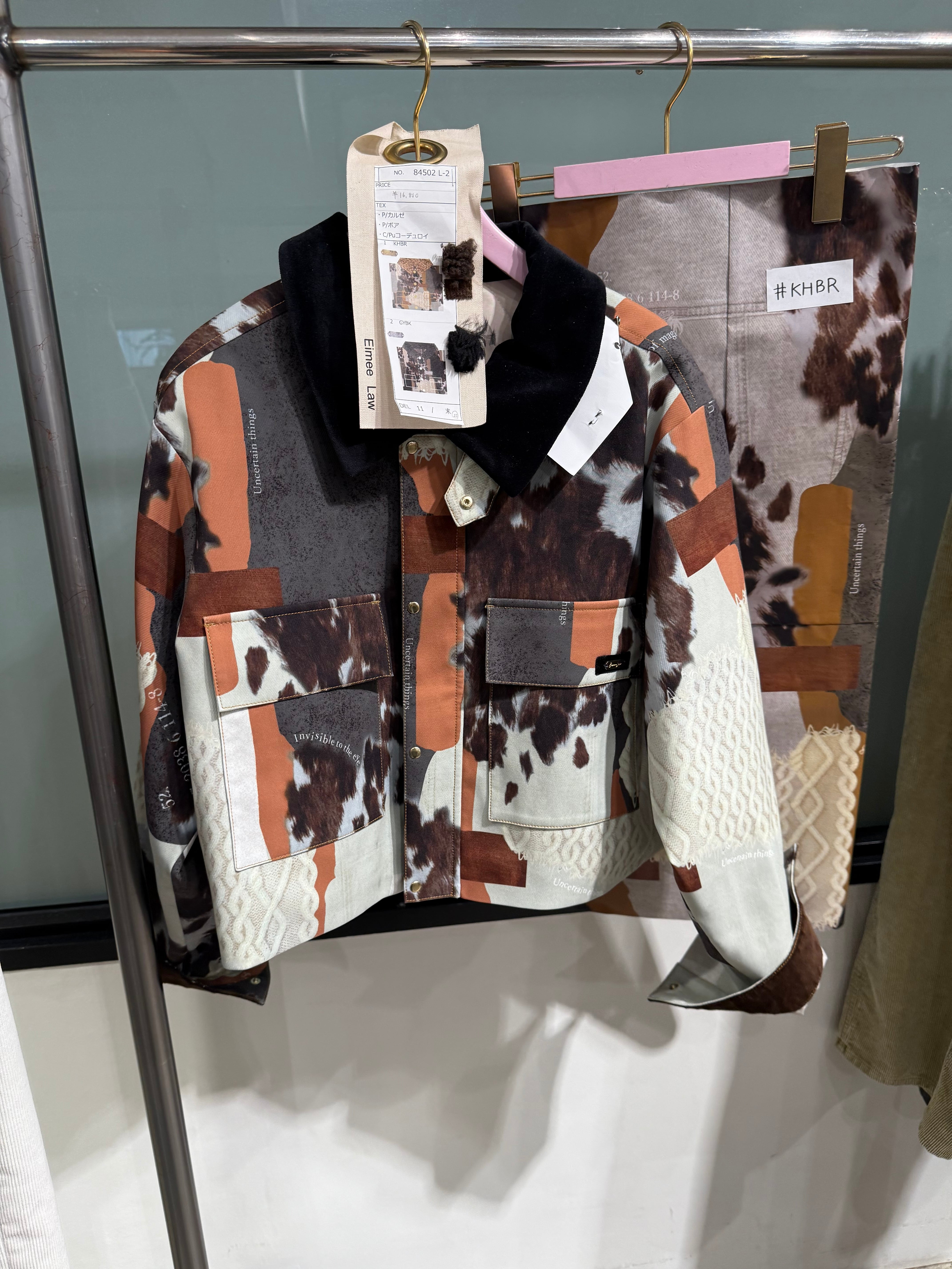 エイミーロウ Eimee Law カウ柄デニムコラージュPtボアカラーJK