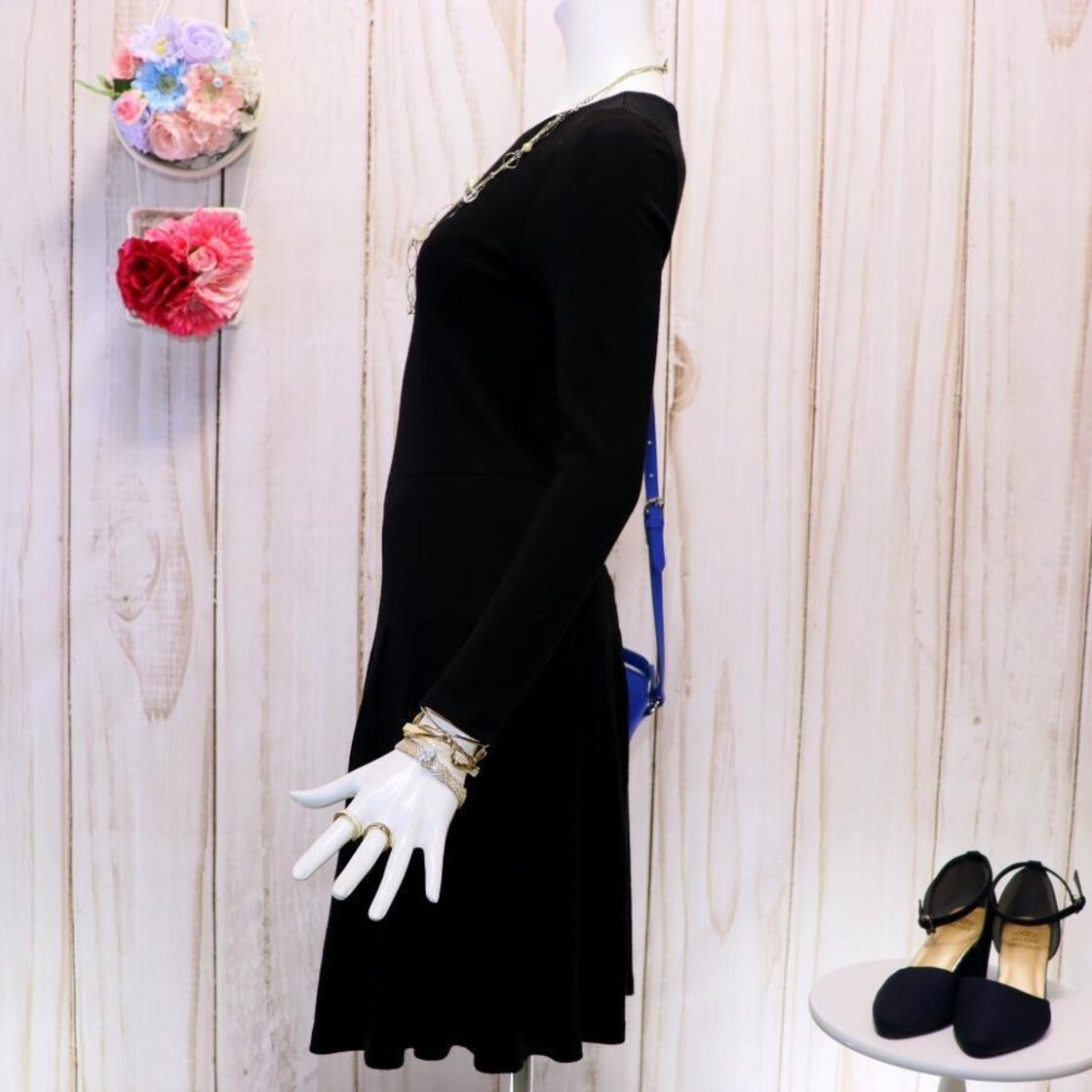 Alice+Olivia 長袖ロングワンピース M 黒 ニット ドレープスカート 