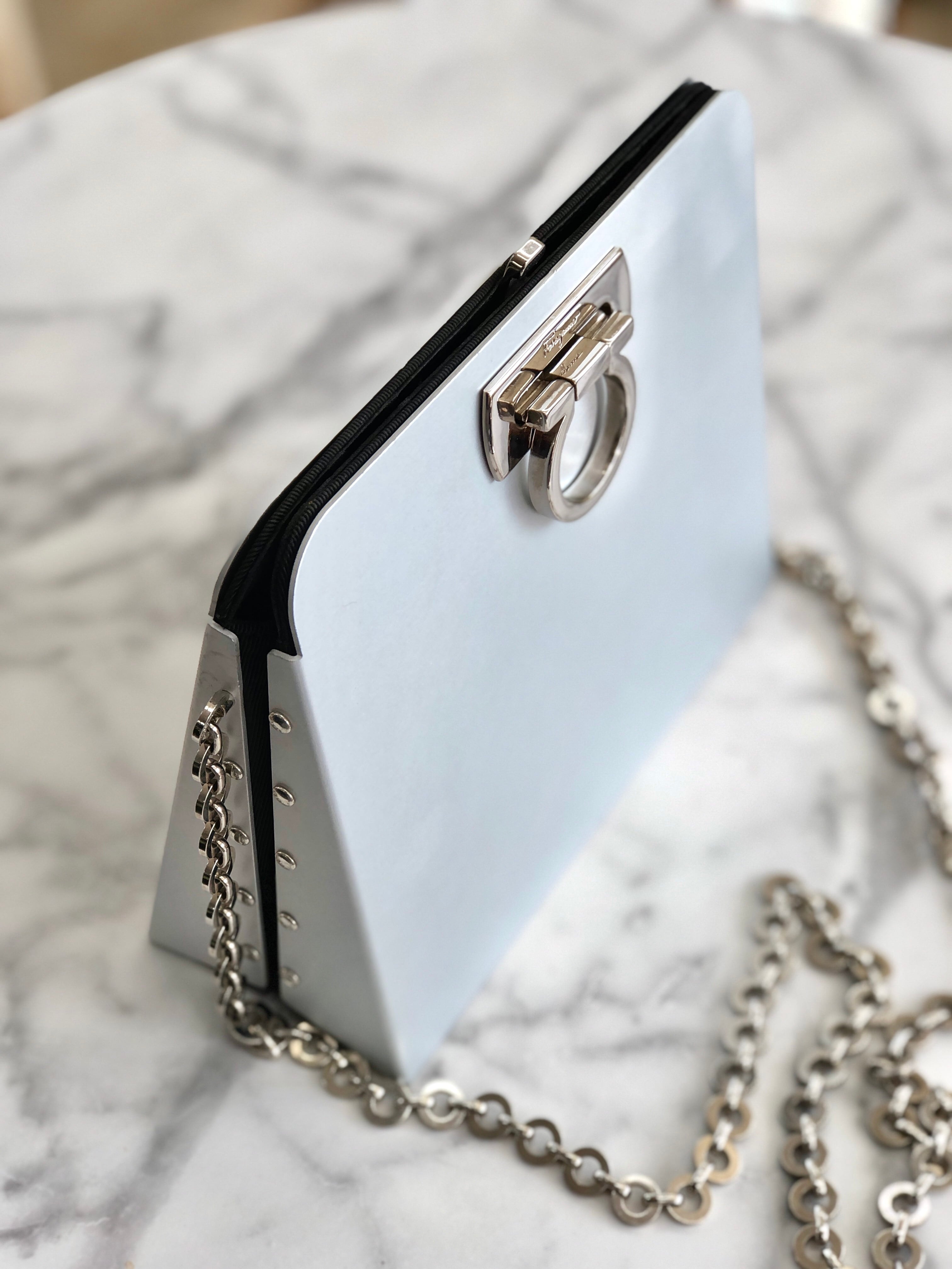 サルバトーレフェラガモ　ガンチーニ　シルバー金具　2way ショルダーバッグ サルバトーレフェラガモガンチーニシルバー金具2way ショルダーバッグ