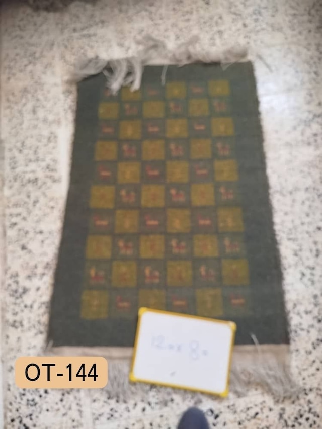 2026年 織りたてギャッベ【No.144】 ※現在、こちらの商品はイランに置いてあります。ご希望の方は先ずは在庫のご確認をお願いします。