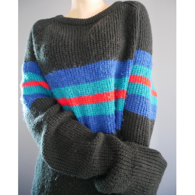 ACRYLIC bladk knit