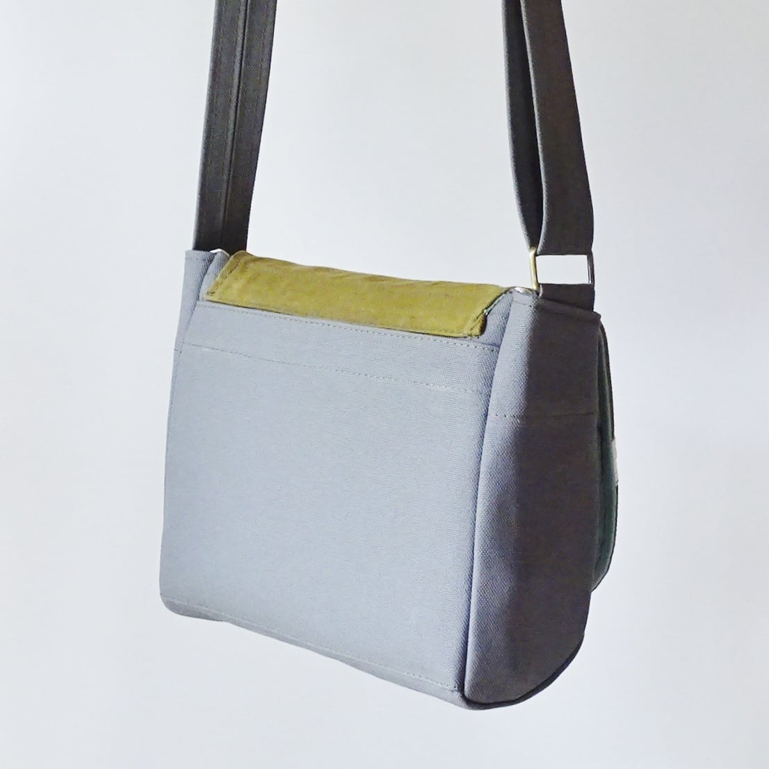 メッセンジャーバッグ 8号帆布 （M) B5サイズ ブラウン/グレー | 狸巣