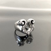 RHYTHMIC HORSESHOE RING with CUBIC ZIRCONIA / リズミックホースシューキュービックジルコニアリング