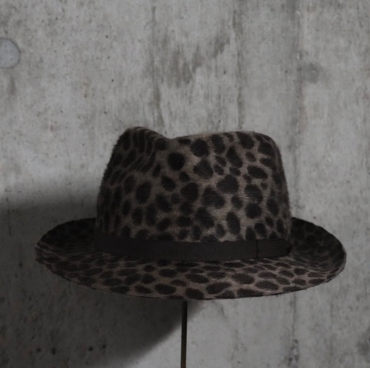 【HeArT&Co. (ハートアンドコー)】チェコ メデューサベル 2色