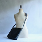 DR SHOULDER BAG 01