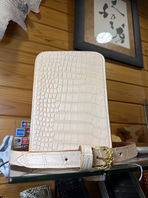 至極ヌメ革ポロサス・バーチカル・ラウンドジッパーバッグ