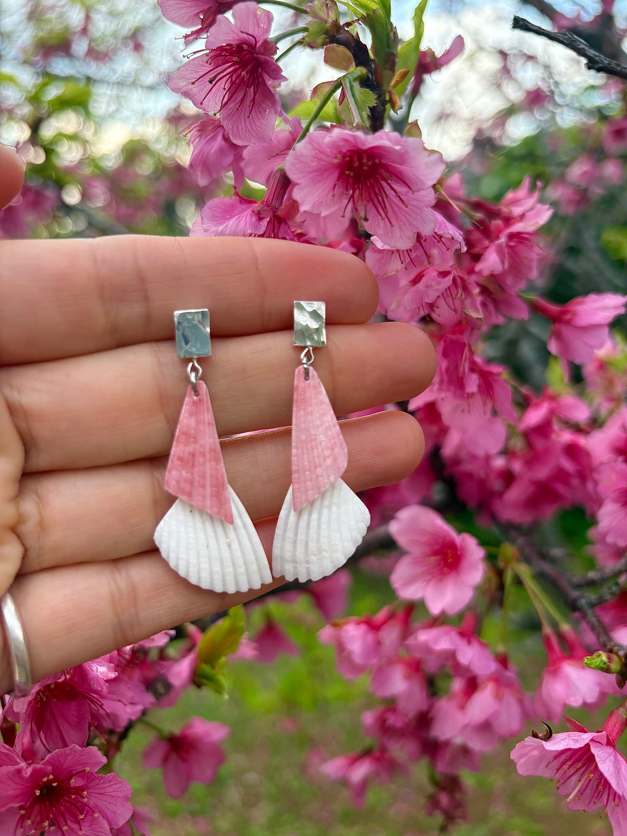 Kuling Sakura Shell ∞ Sea Sakura & Pure White ∞ shell wing ピアス | shellbeeing