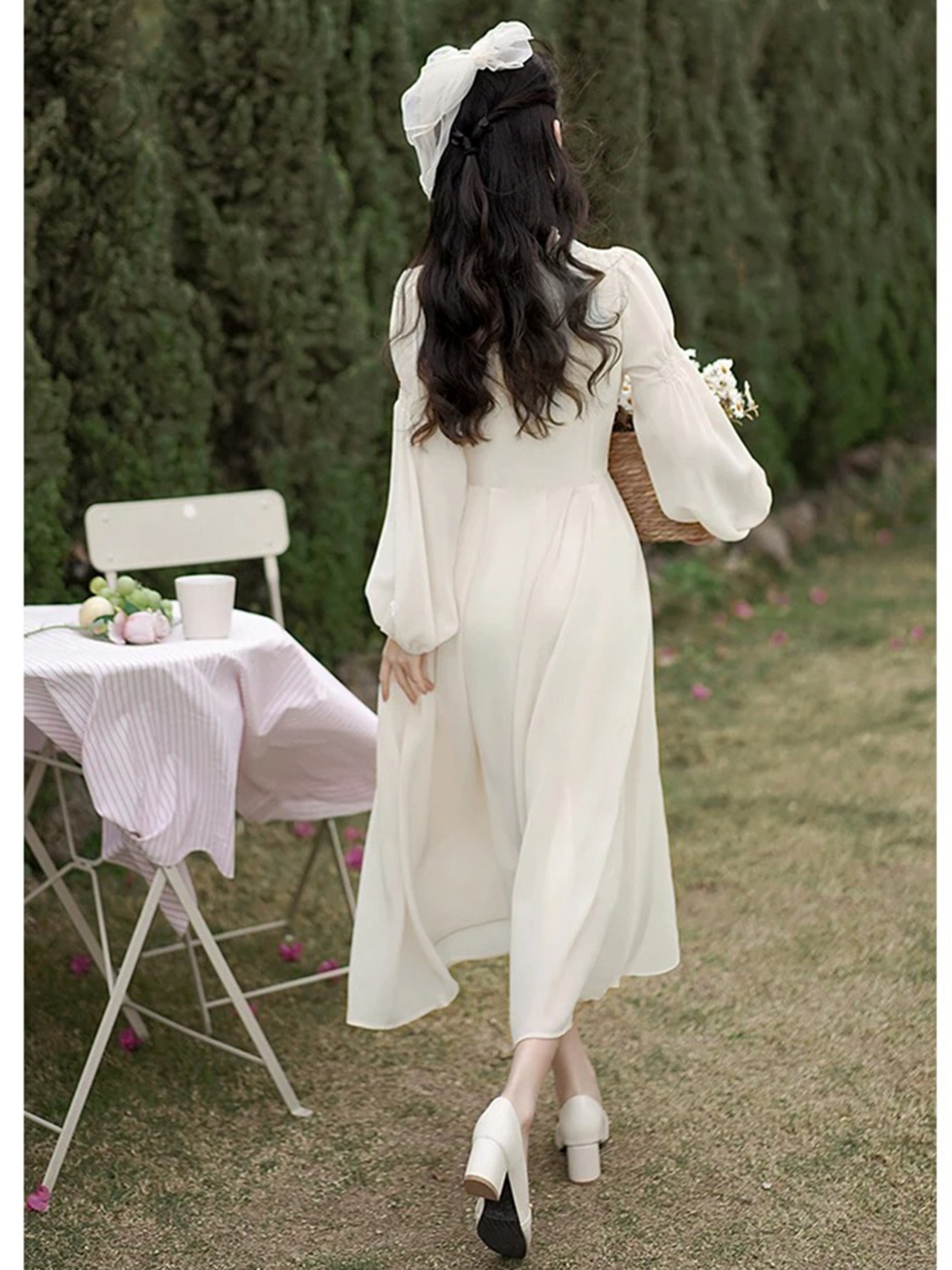 【0131】Lace Square Collar Long Sleeve Dress