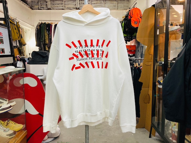 MAISON MARGIELA TAPE LOGO OVERSIZED HOODIE 48 WHITE S50GU0163 S25503 43802