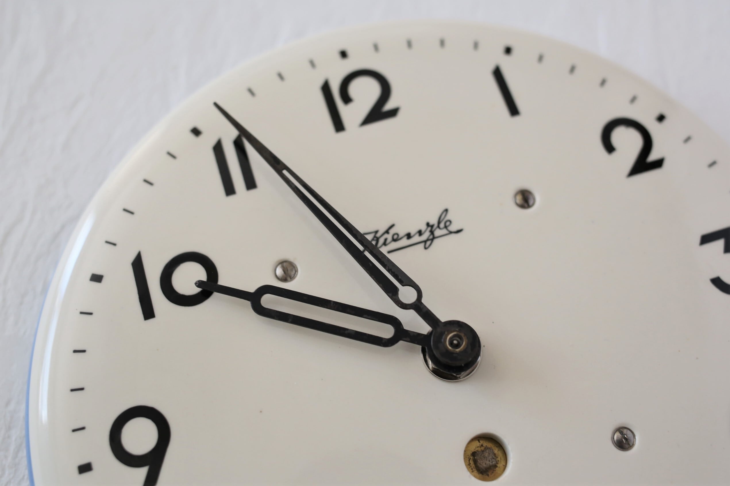 ドイツ アンティーク ヴィンテージ Kienzle 陶器製 掛時計 円型