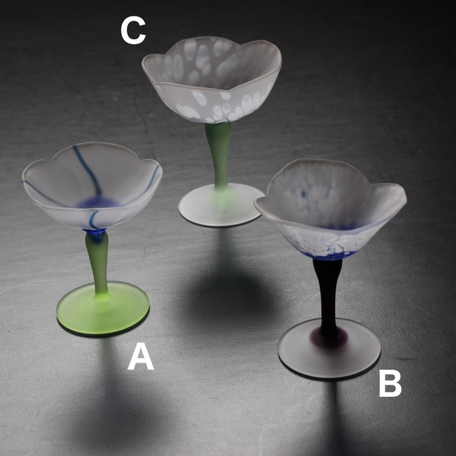 花弁高台珍味　中（ガラス）