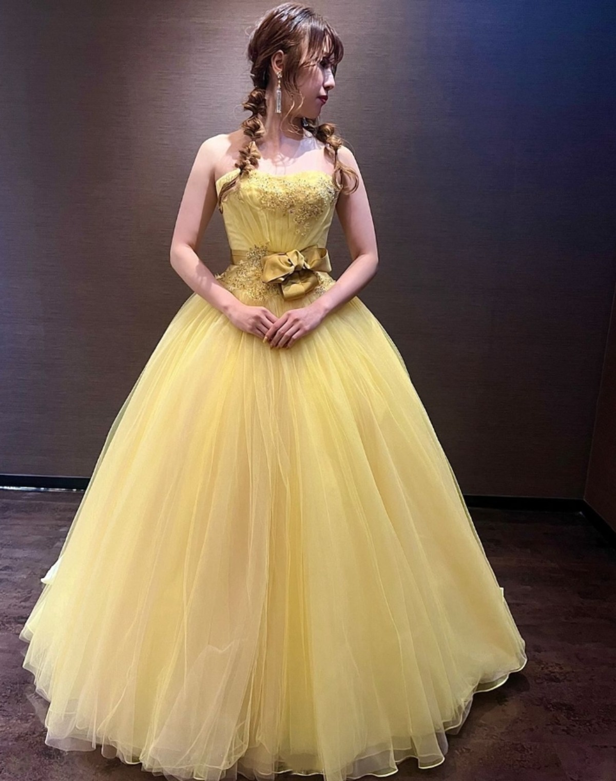 高品質！ カラードレス イエロー ベルト 抜群のおしゃれ見え ふわふわ  