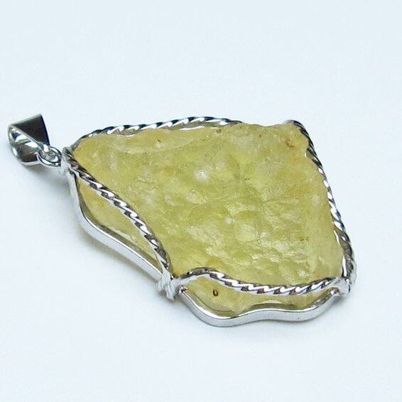 リビアングラス ペンダント 一点物 おまかせ便 112-13907