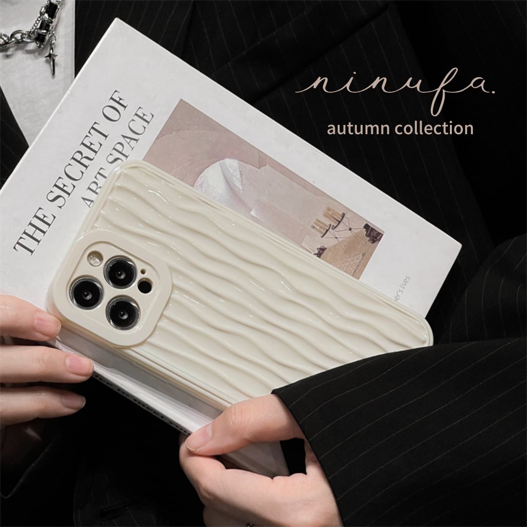 かわいい!水面みたいな凹凸 淡色女子 アイボリー カメラ保護 韓国っぽ シンプル おしゃれ iPhone14 スマホケース ND-14694