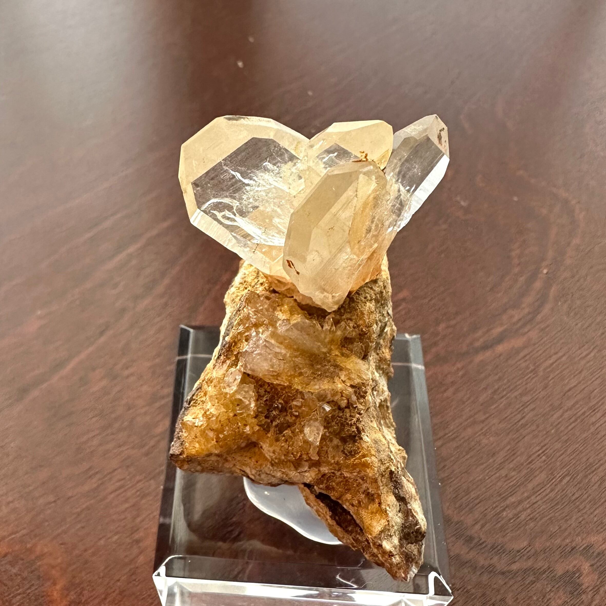 クォーツ / 日本式双晶【Quartz】日本（長崎県）産 | PEANUTS MINERALS