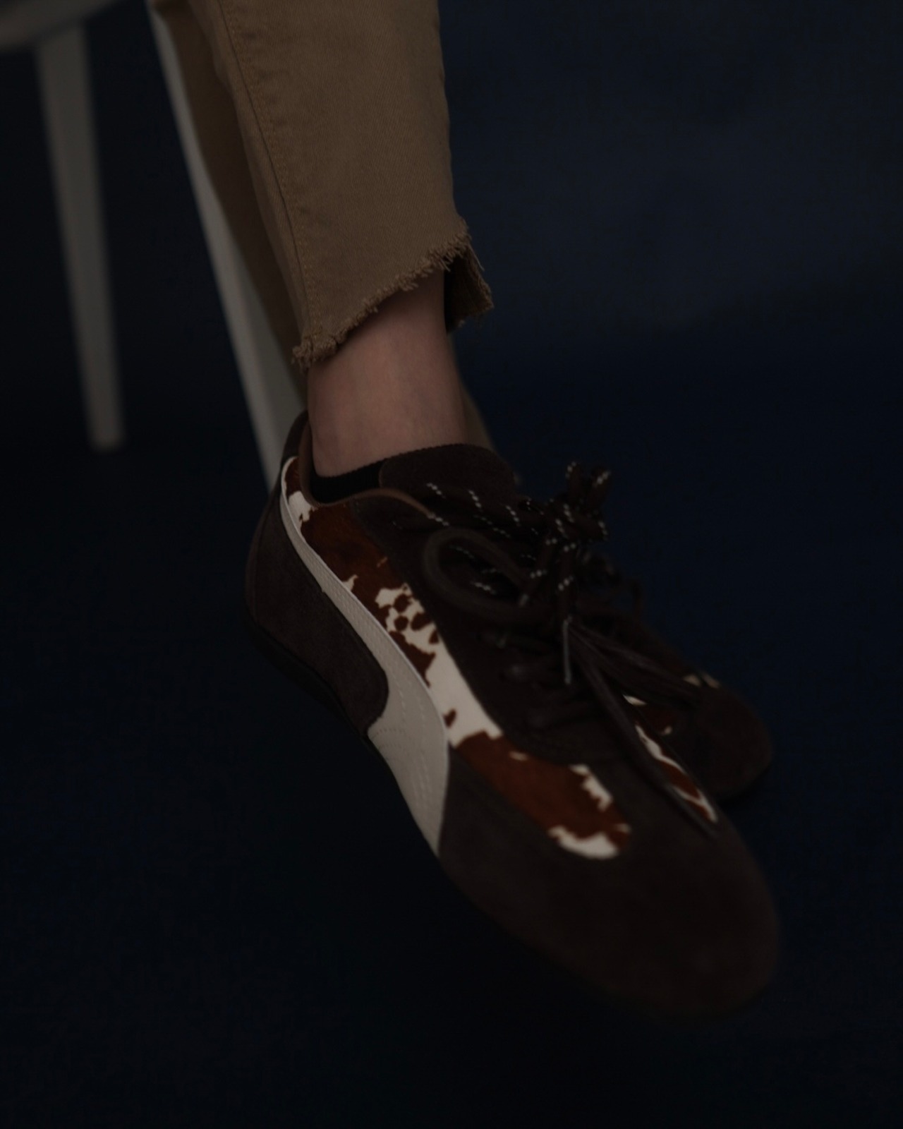 animal suede leather sneaker／cow brown