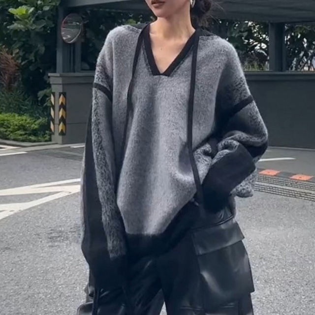 Gradient Vneck hooded knit　V3089