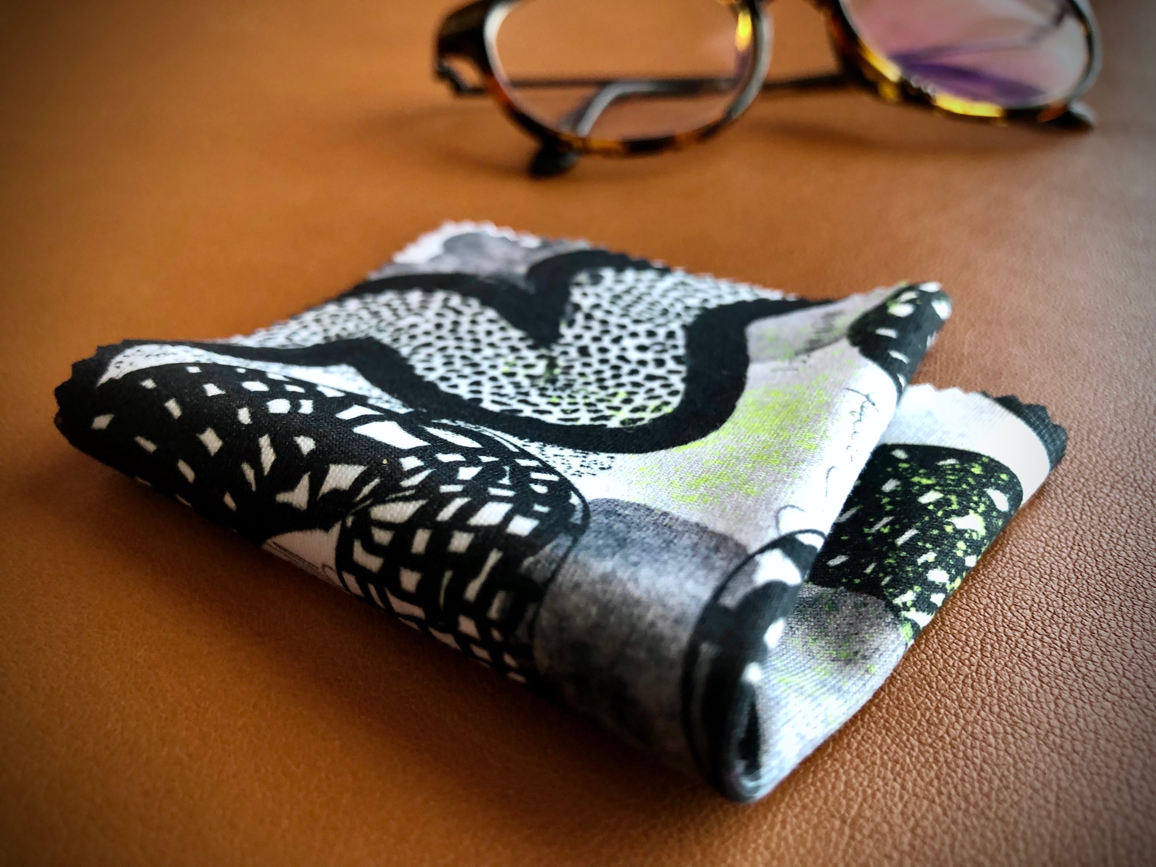 メガネクロス|おしゃれな眼鏡ふき(黒ウニョ)|男女兼用スマホクリーナー【monmecci】