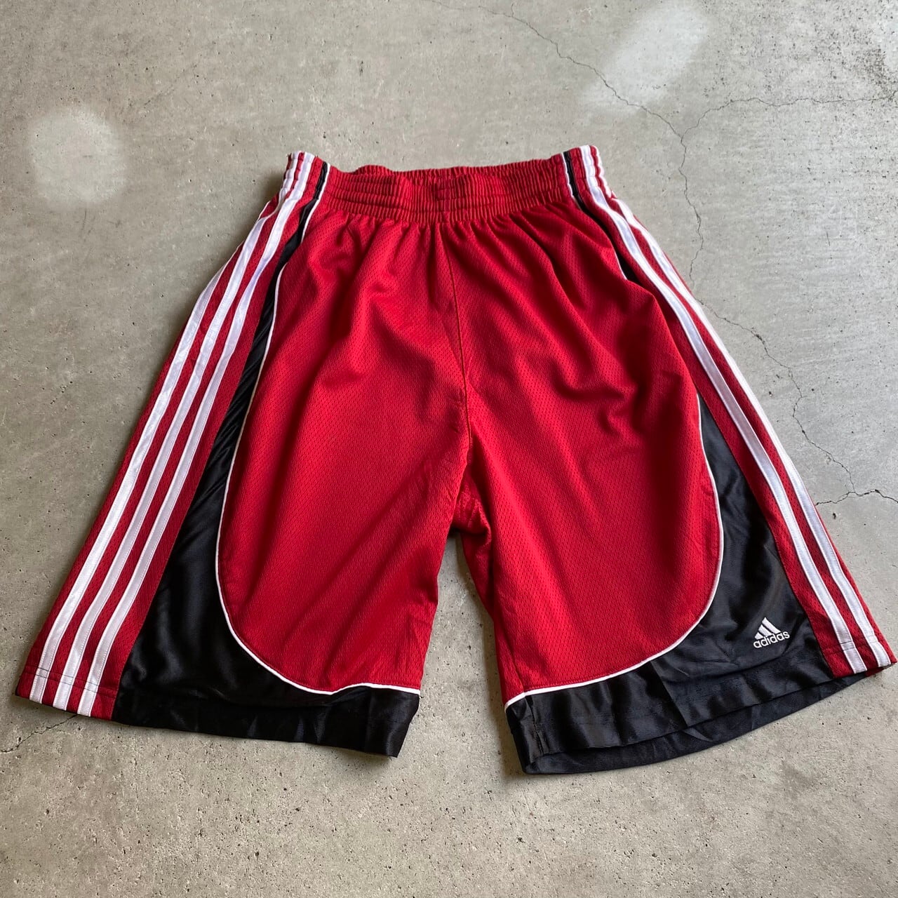 00年代 Adidas アディダス サイドライン ワンポイントロゴ刺繍 メッシュ ハーフパンツ メンズm 古着 00s ヴィンテージ ビンテージ レッド 赤 ショートパンツ Ss27 50a Cave 古着屋 公式 古着通販サイト